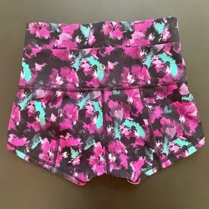 Lululemon High Waisted Luxtreme Shorts Size 6 Floral / Black Pink print